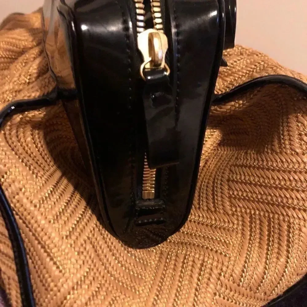 NWTS AUTHENTIC Valentino Garavani Woven & black Patent Satchel Bag Purse